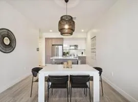 Sunlit Escape | Espadin LoHi