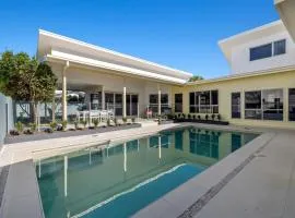 Splash House at Kingscliff - Pet Friendly with Pool