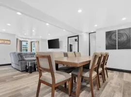 6BR Homes Perfect for Large Groups & Families Near Niagara Falls Attractions