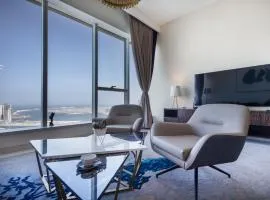 Maison Privee - Chic Coastal Escape with Open Sea Vws on Palm Entry