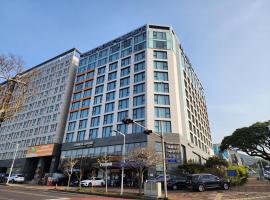 Seogwipo JS Hotel, hotel di Seogwipo