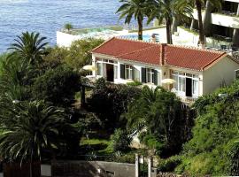 Vila Calaça, hotel a prop de Centre comercial Forum Madeira, a Funchal