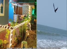 Arundekar Home Stay In 2 Minutes Walk Beach AC Room, vila v destinaci Gokarna