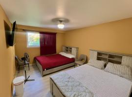 Private Room Near Airport D2，布蘭普頓的小屋