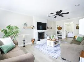 Private 1 Acre Homestead with Spa, Gym, Firepit, Chickens and More