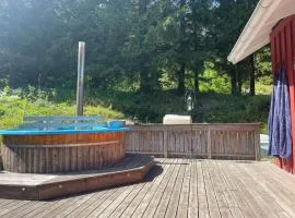 Secluded Forest stay with Annex