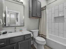 Waterfront Condo with Rooftop + Pool + Boat Slips