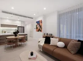 'CoCo' 2-BR Apt in the heart of Burwood with free parking