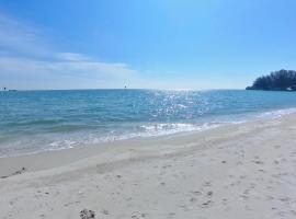 2-18pax Bayu Beach Resort DOORSTEP PRIVATE BEACH, WATERSPORT, POOL, BBQ, Unterkunft zur Selbstverpflegung in Port Dickson