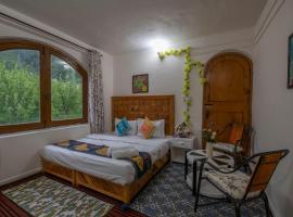 Apple Garden Cottage, homestay in Manāli