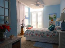 A Seascape Guest Room: Fajardo, Puerto del Rey Marina yakınında bir otel