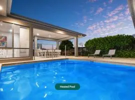 Trinity Beach Oasis - Poolside Retreat and Serenity