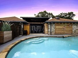 Family Platinum Escape with Heated Pool and Gameroom, Hotel in Richardson
