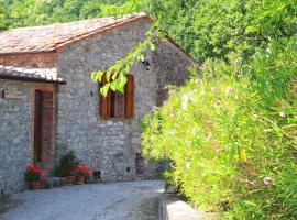 Apartment in Montieri - Toskana 38264, hotel v destinaci Montieri