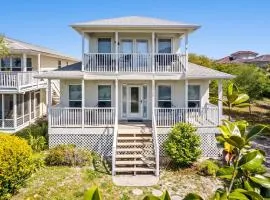 Vacation in This Gorgeous 2-Story Home! 3 BR 3 BA! Sleeps 8!