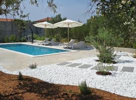 Villa Castelana, family hotel in Barbat na Rabu