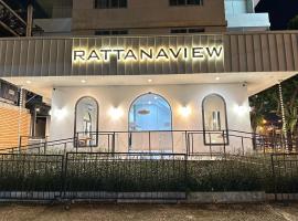 Rattana View, hotel con pileta en Phitsanulok