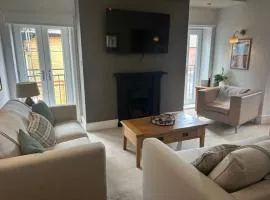 St Annes Spacious Apartment