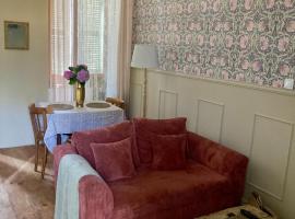 L Henri, hotel in Oloron-Sainte-Marie