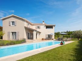 New! Villa Corinne with 42 m2 pool, sauna, hotel v destinaci Štuti