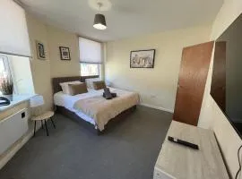 2 Bedroom Apartment in Swindon Town Centre