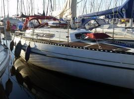Boots-Camping Grevelingen, Hotel in Herkingen