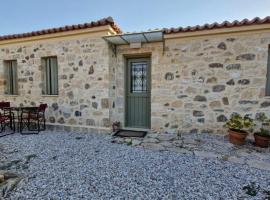 Jo's house, pet-friendly hotel in Egina