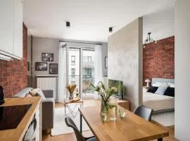 Superb Loft Studio in charming Praga District, 300 m to Metro & 100 m to tram, balcony