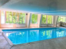 STUPENDO 3 CAMERE, PISCINA, BOX, VICINISSIMO PISTE, hotel v destinaci Prato Nevoso