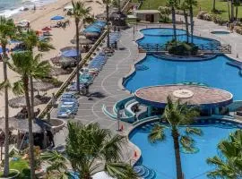 Sunny Charmed Life Spacious Premium Ocean Front Condo