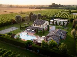 Resort Tenuta La Rotta - Rooms & Pool，位于拉文纳的度假村