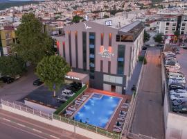 Velmore Hotel & Spa, hotel con alberca en Kestel