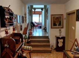 Casa VERA, hotel v destinaci Lozzo Cadore
