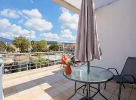 Filiatra Cozy Cental Retreats with Balconies