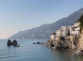 Hotel La Lucertola, ξενοδοχείο σε Βιέτρι