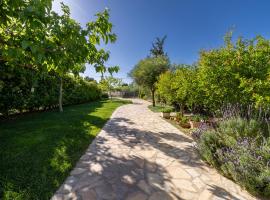 Salt & Sol, hotel u gradu 'Drosia'
