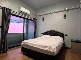 Apartment near Khlong Bang Luang, διαμέρισμα σε Ban Nong Chaeng
