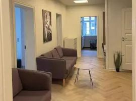 7-bedroom apartment with 2x private parking