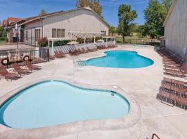 Wyndham Grand Lake 3BR Apartment with Resort Access, hotel u gradu 'Afton'