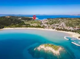 Amazing Apartment In Lopar With House Sea View