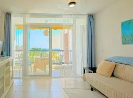 Blanco&Azul - Ocean View Balcony, Pool and Perfect Location