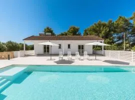 Villa Pietraviva by Perle di Puglia