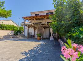 Gato, hotel em Novalja