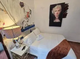 fabulous rooftop 2 colonial room for 4 with breakfast