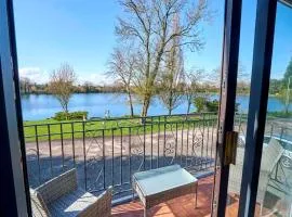Lakeview House 2x Hot Tub & Games Room