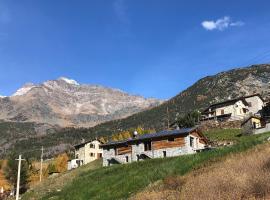 Baita Chalet La Masun beautiful view, hotel en Chiesa in Valmalenco