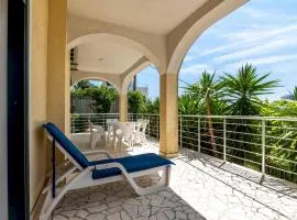 Vacation home in Budva near the beach