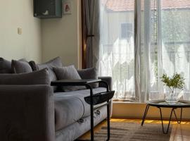 Emerald hills apartment, hotel i Baošići