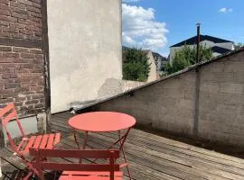 Studio Cosy avec Terrasse - Gare a 2min & wifi