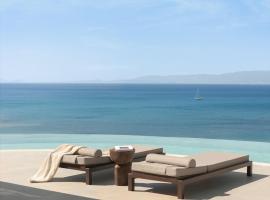 Sundara Estate, Exclusive Seaview Villa with Grand Pool & Direct Beach Access, Cottage in Ratzakl&iacute;on